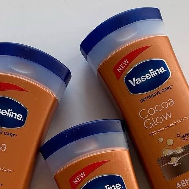 لوسیون بدن وازلین مدل coco glow